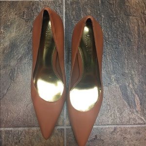 Size 9 Lauren by Ralph Lauren heels