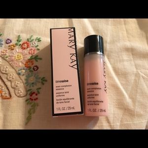 Mary Kay Even Complexion Essence