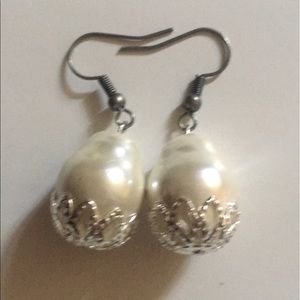 Fresh water pearls (authentic)