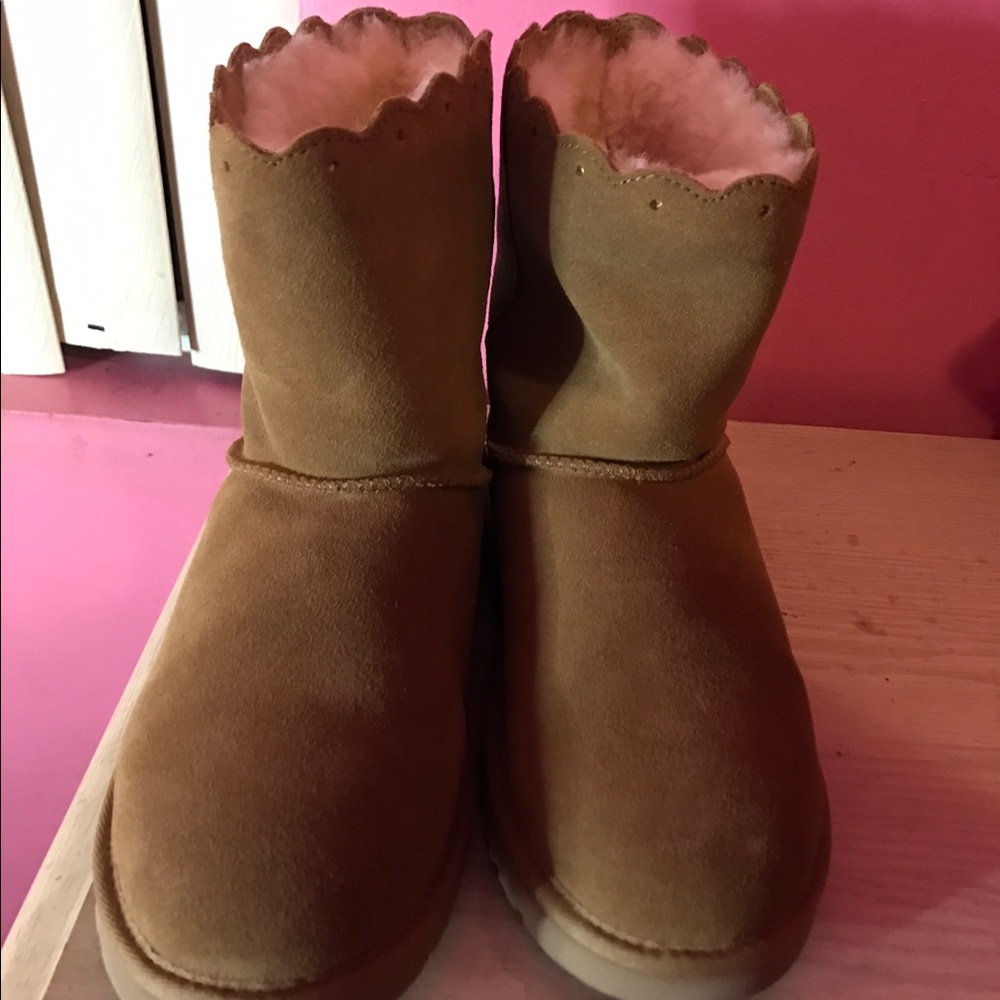 UGG Boots chestnut