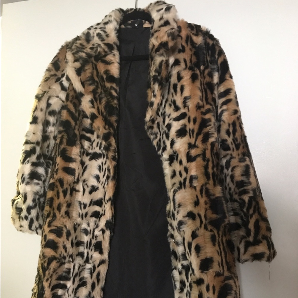 Love token faux fur coat leopard print