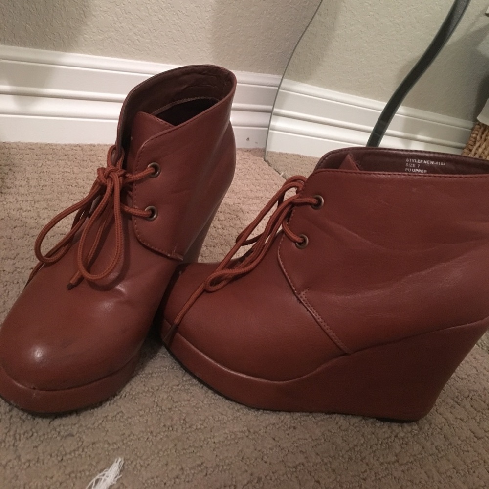 High Heel Wedge Chocolate Brown Booties💛💛