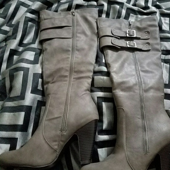 Women's boots - Picture 2 of 2