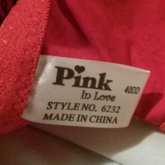 Red Bra - Picture 3 of 3