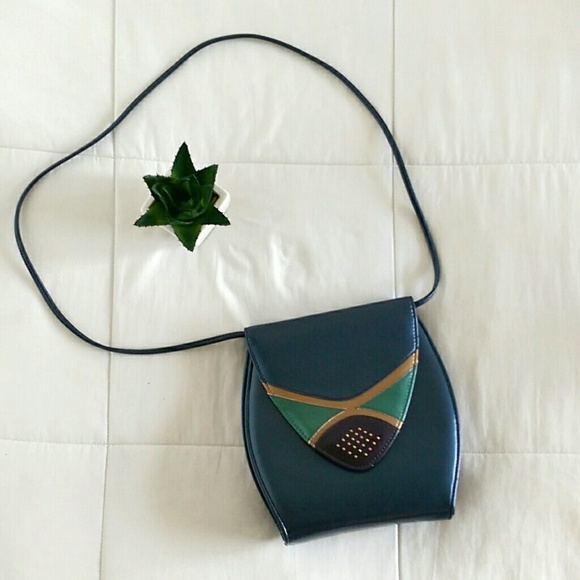 Vintage Handbags - 🎉HP🎉Vintage Navy Blue Patent crossbody purse