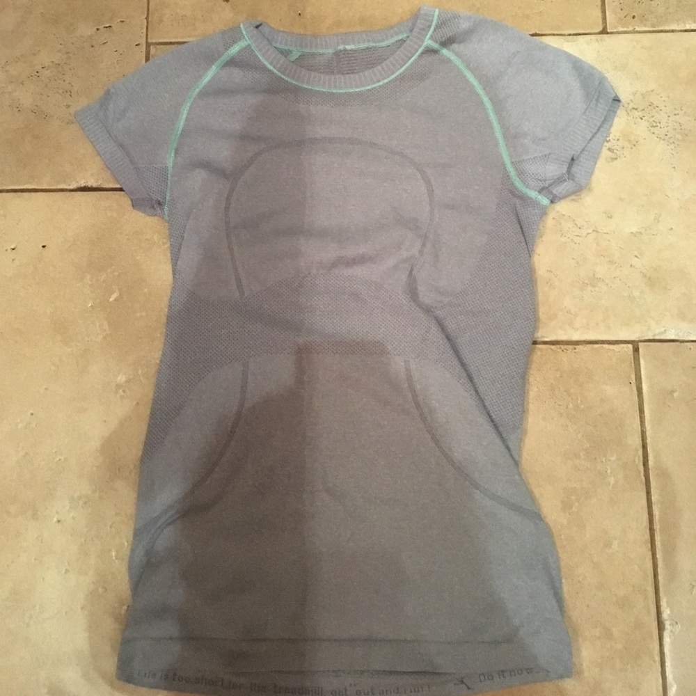 Lululemon tee