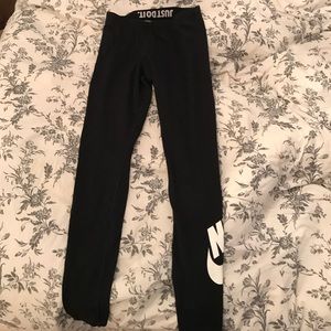 Black Nike leggings!!