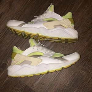 Nike huarache woman's