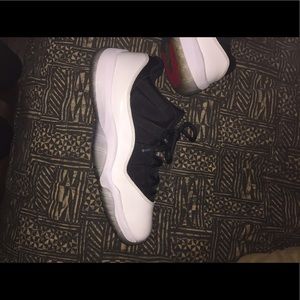 Air Jordan Retro 11 Low 'Tuxedo'