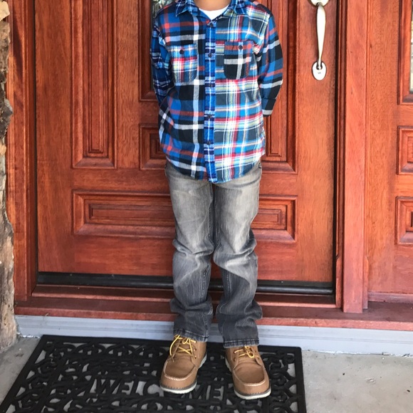 Button up - Picture 2 of 2