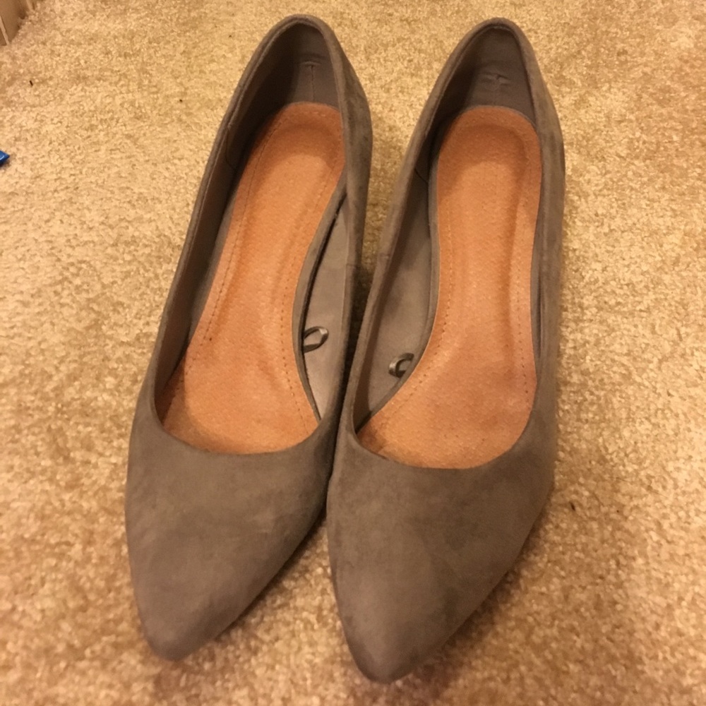 Gray pumps / worn once