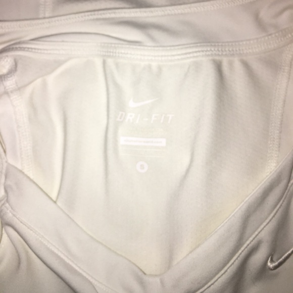 Nike dri fit sports shirt - Picture 3 of 3