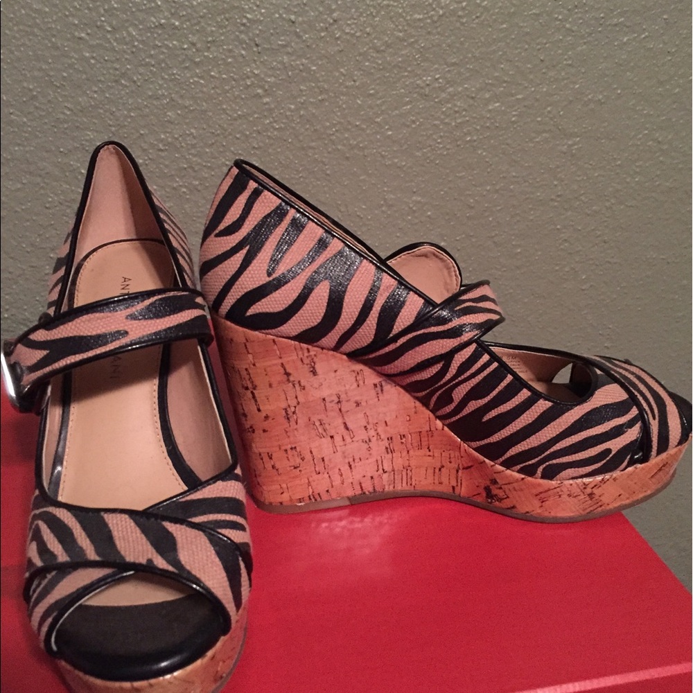 Antonio Melani wedge