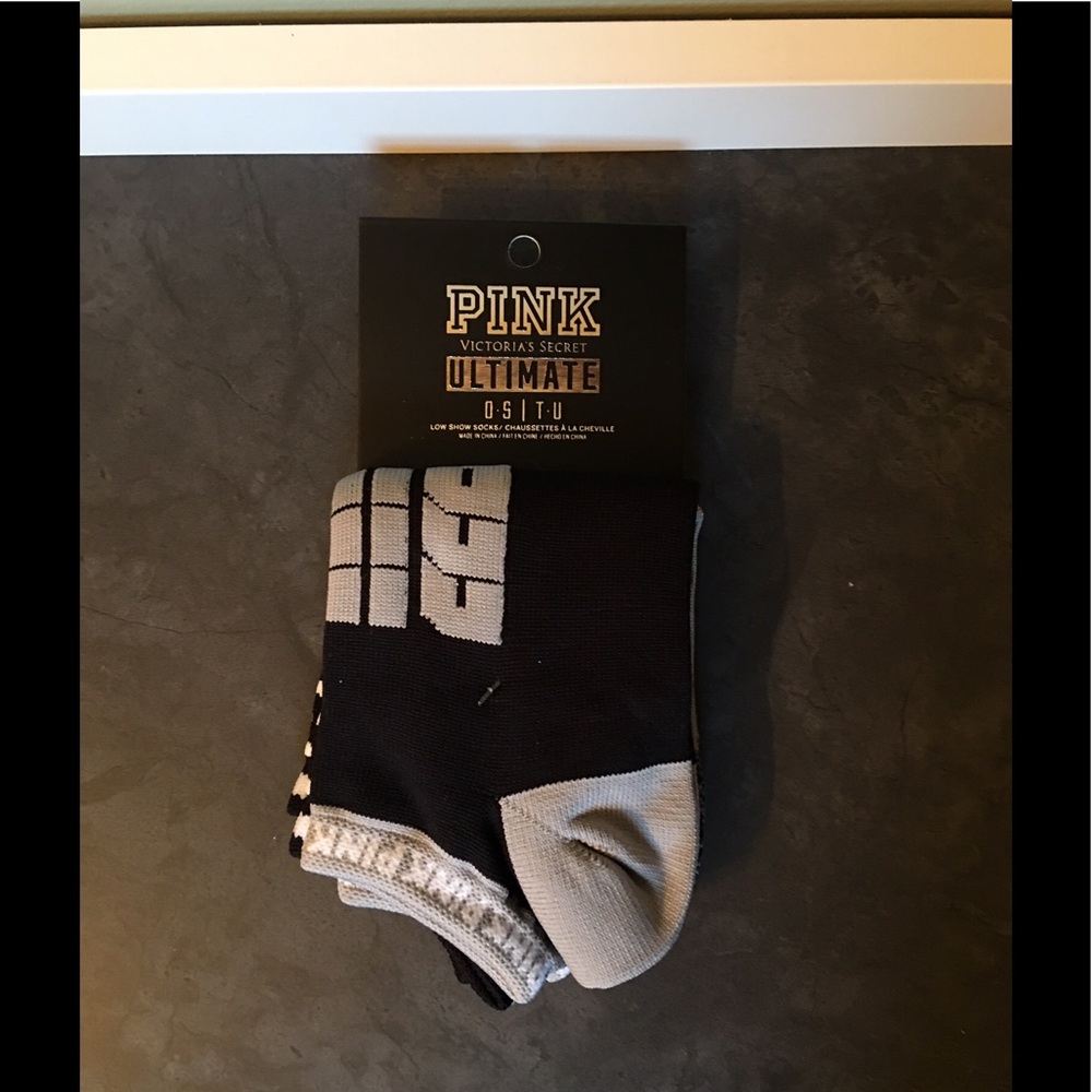 V.S. Low Show Socks