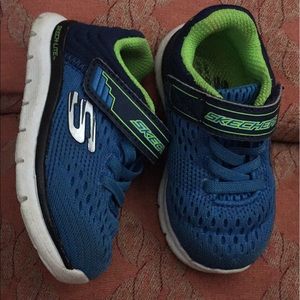 Skechers Boys size 5 Shoe