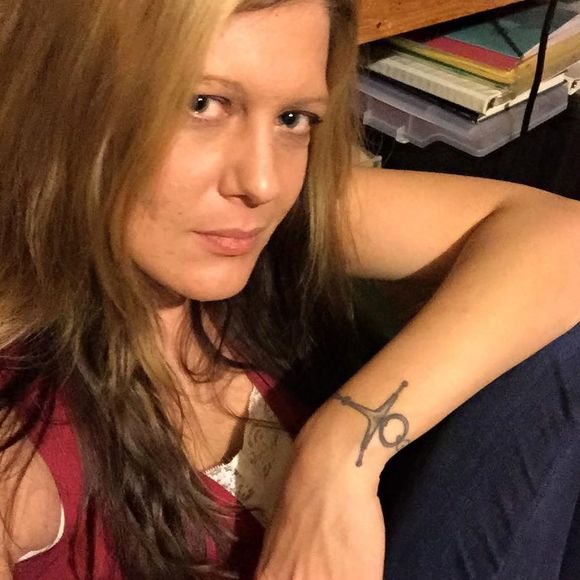 Meet your Posher, Dani - Picture 1 of 1