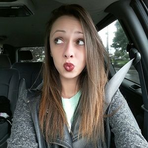 Meet your Posher, Savannah