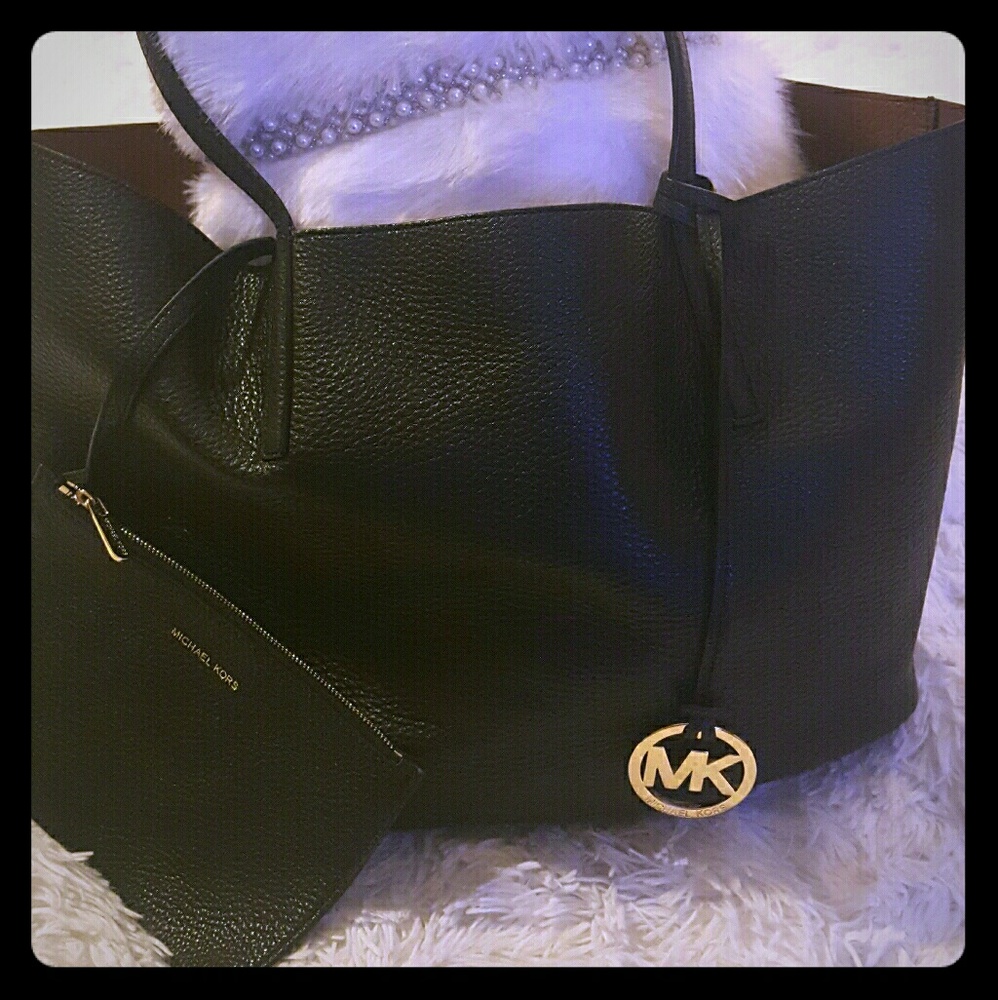 SOLD, SOLD...2 Piece Michael Kors Soft leather Bag