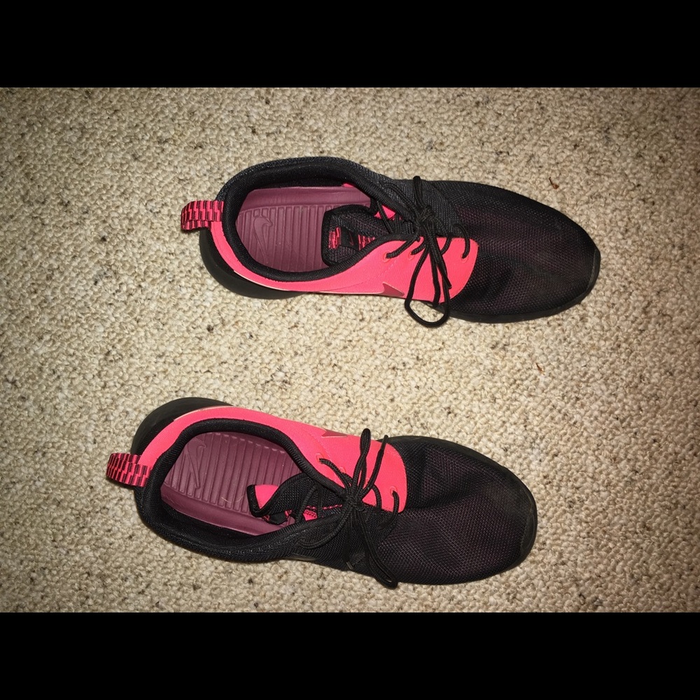Nike roches. Size 11 women's