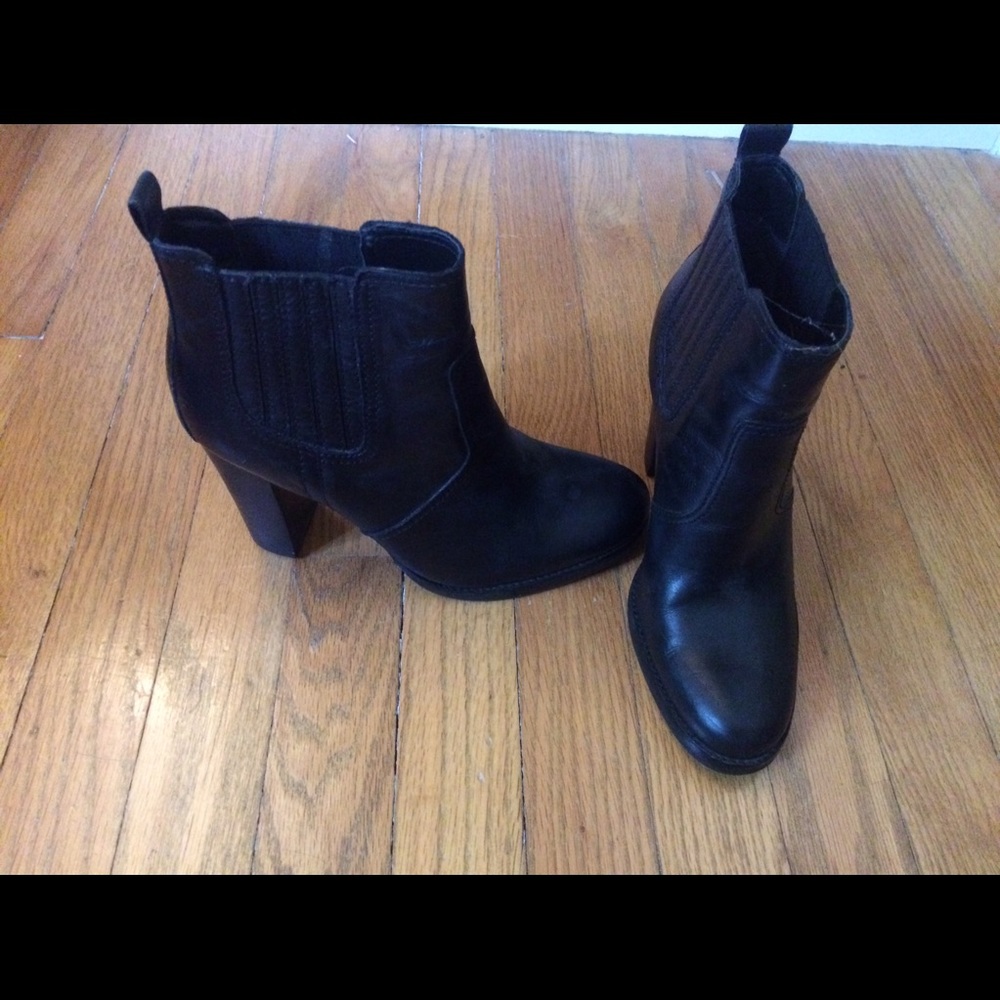 Gap Black leather booties