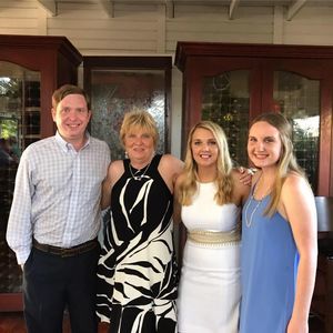 Meet your Posher, Cynthia