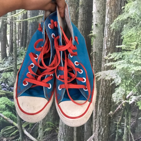 Blue converse !! - Picture 2 of 2