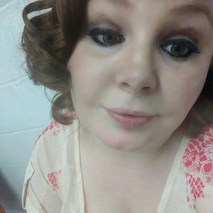 Meet your Posher, Leanne