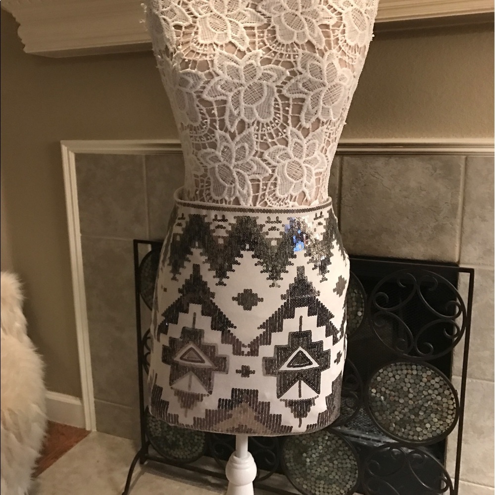 Express mini skirt - Picture 1 of 4