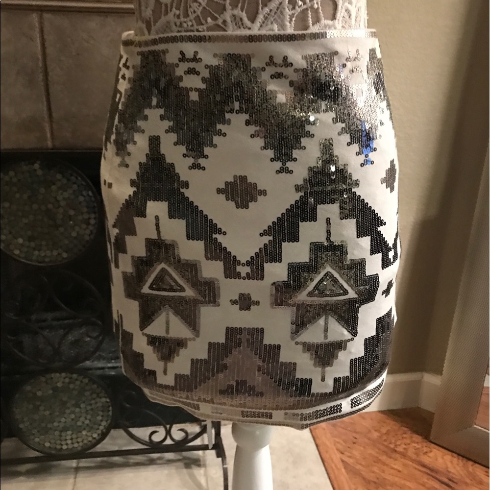 Express mini skirt - Picture 3 of 4