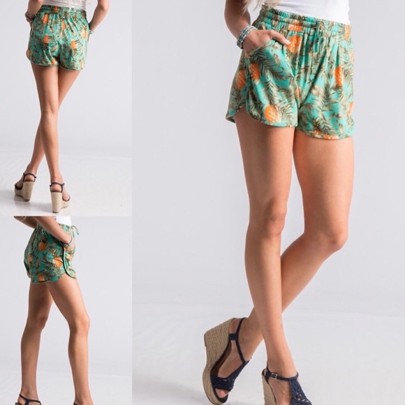 🎉One small🍍PINEAPPLE SHORTS🍍 - Picture 4 of 4