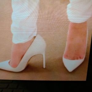 Manolo blahnik suede pump