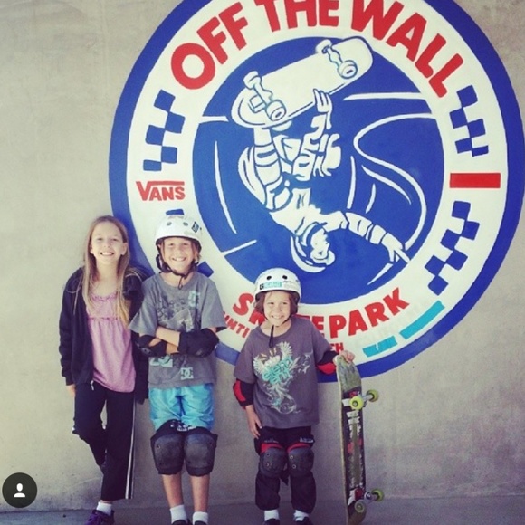 EXCLUSIVE VANS Off The Wall Skatepark - HB Hat - Picture 4 of 8