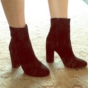 NWOT Black Chelsea Booties