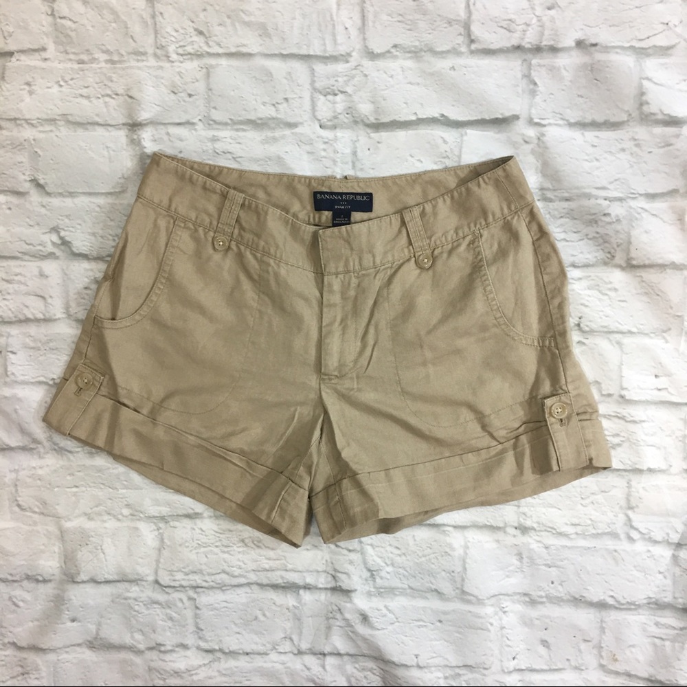 Khaki Banana Republic Shorts, Size 2.