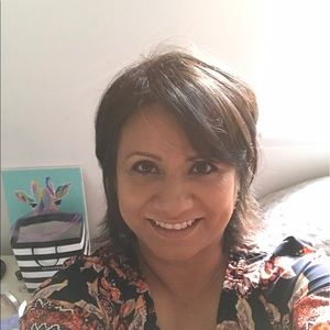 Meet your Posher, Claudia