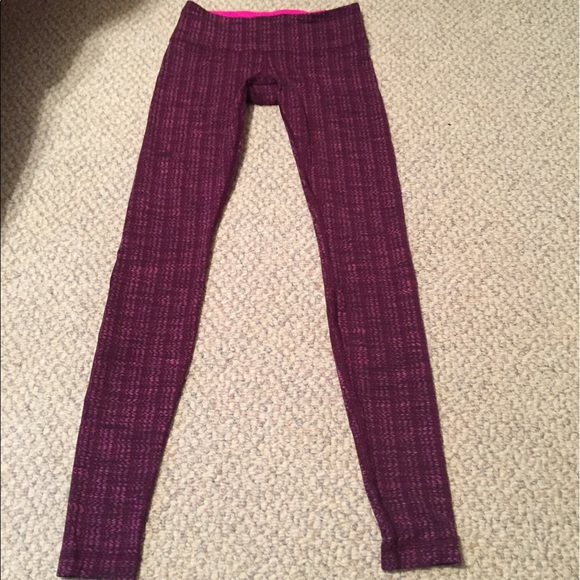 ***SOLD***. Lululemon Wunder Under Sz 4 - Picture 2 of 4