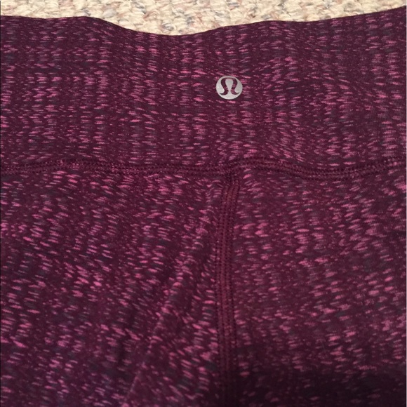***SOLD***. Lululemon Wunder Under Sz 4 - Picture 3 of 4