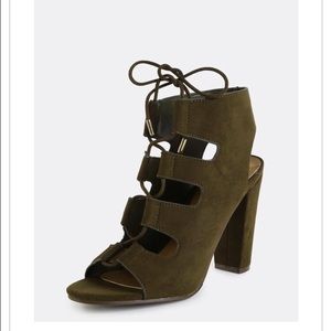 Meet your Posher, Miki