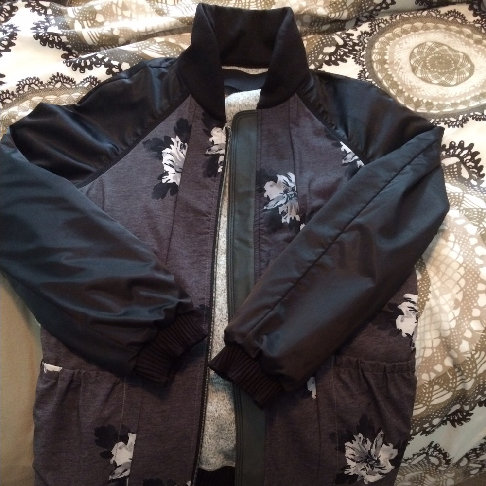 Lululemon reversible bomber jacket