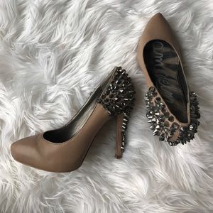 Sam Elelman Taupe Studded Back Pumps
