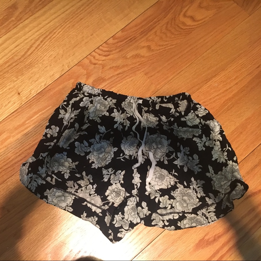 Brandy Melville shorts