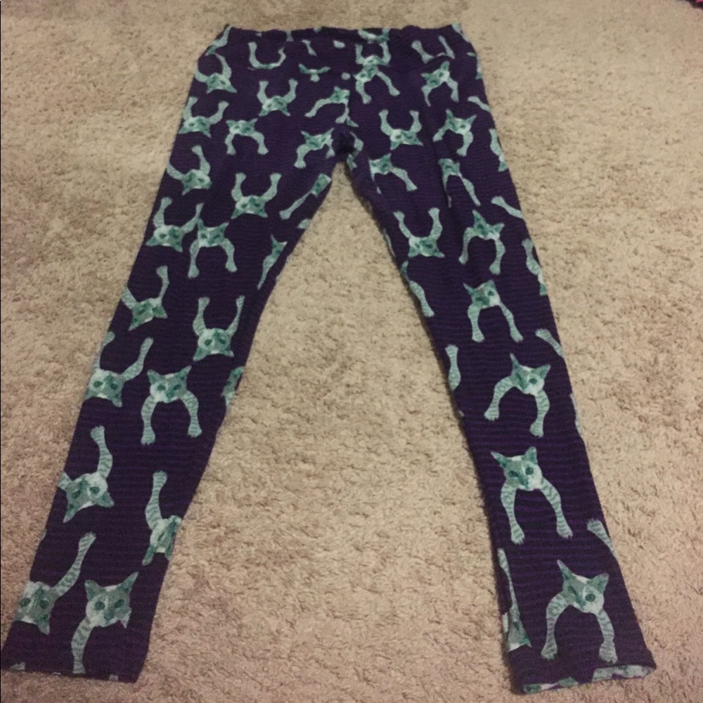 TC LulaRoe cat leggings.