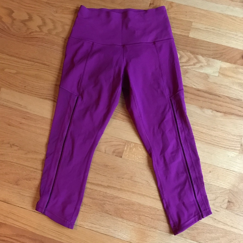 Lululemon Size 6 Capri - EUC