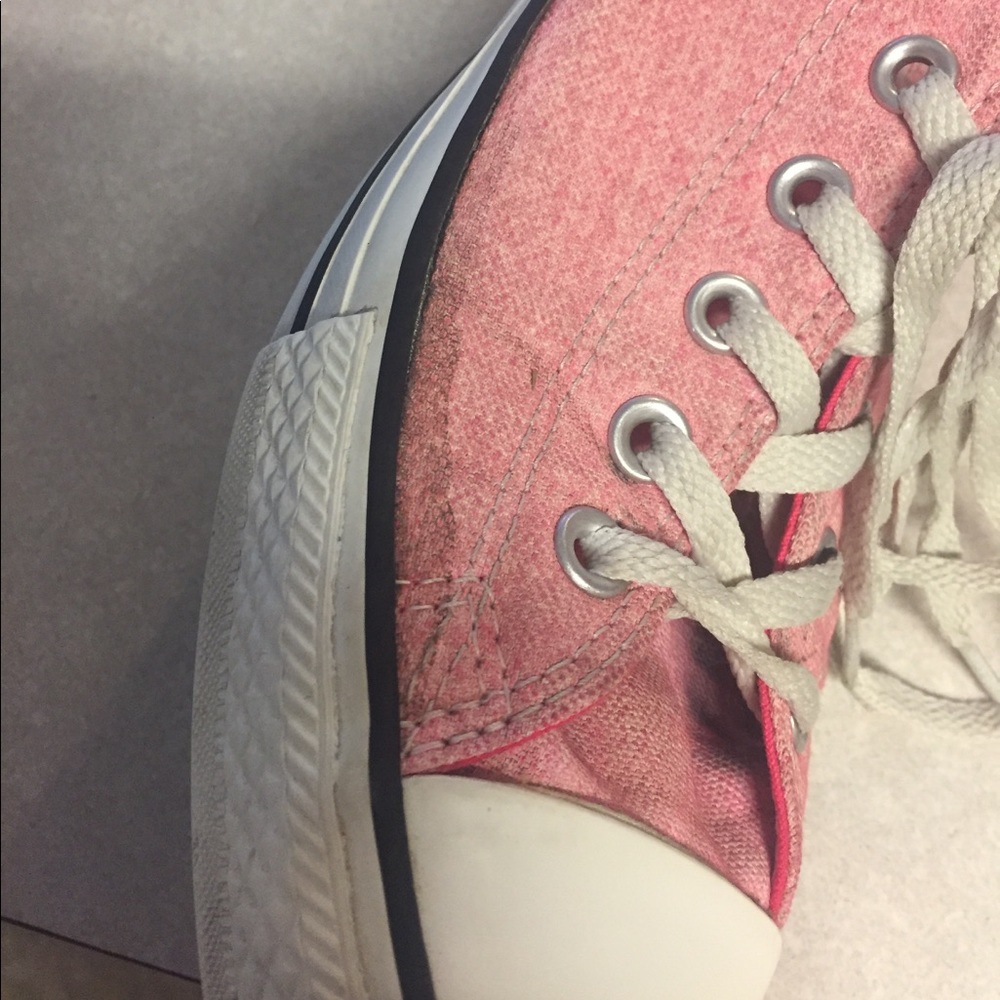 Pink Converse - Picture 3 of 4