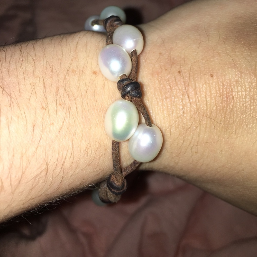 Pearl bracelet