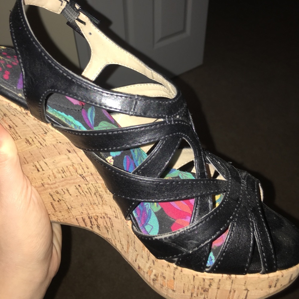 Black open toed wedges