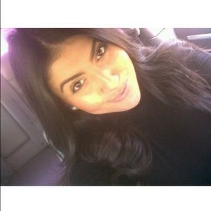 Meet your Posher, Adriana