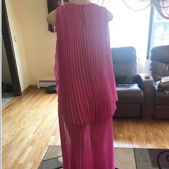 Dress - Picture 3 of 4