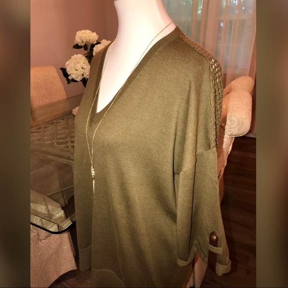 Michael Kors sweater top. Size L. Must have! - Picture 5 of 6