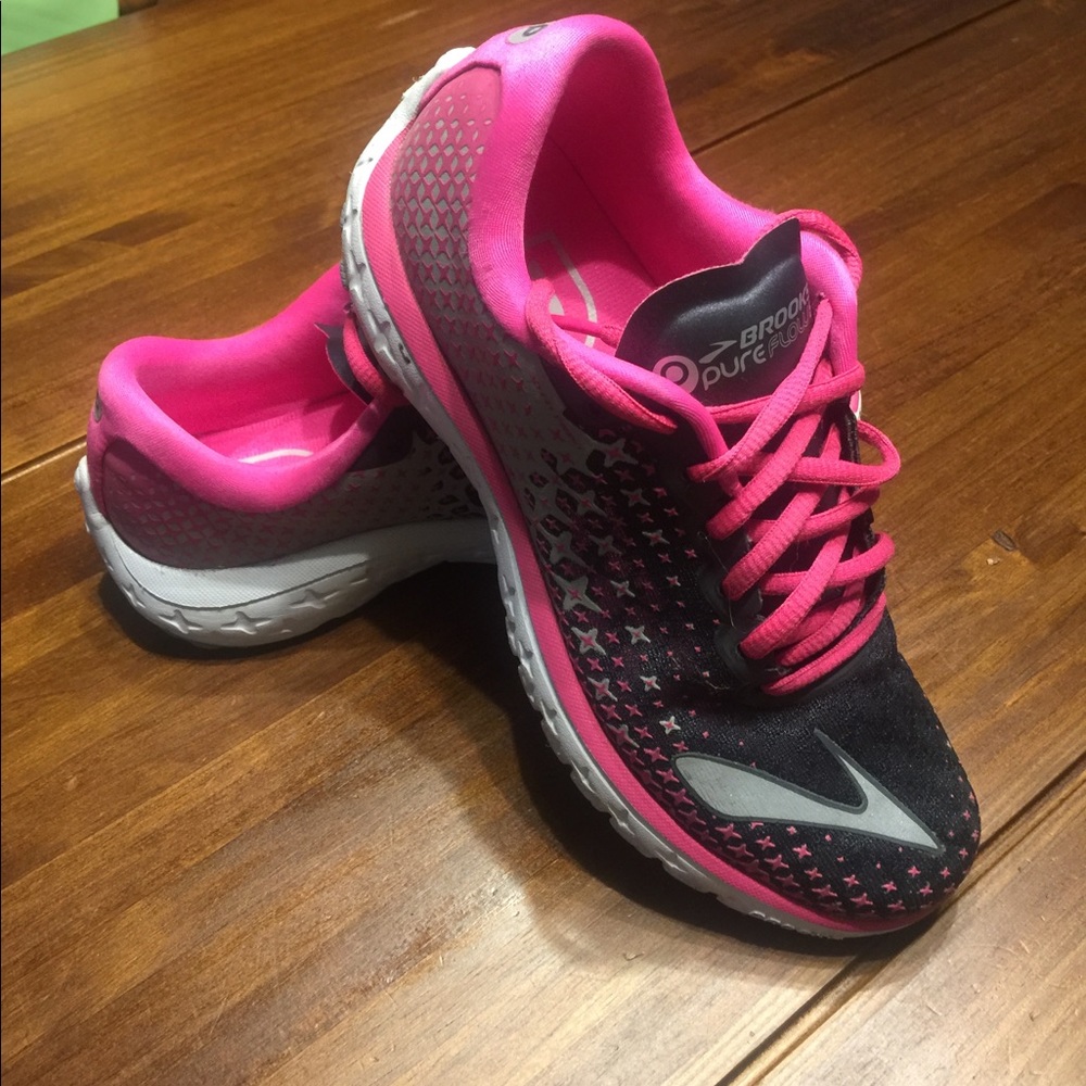 Brooks Size 6